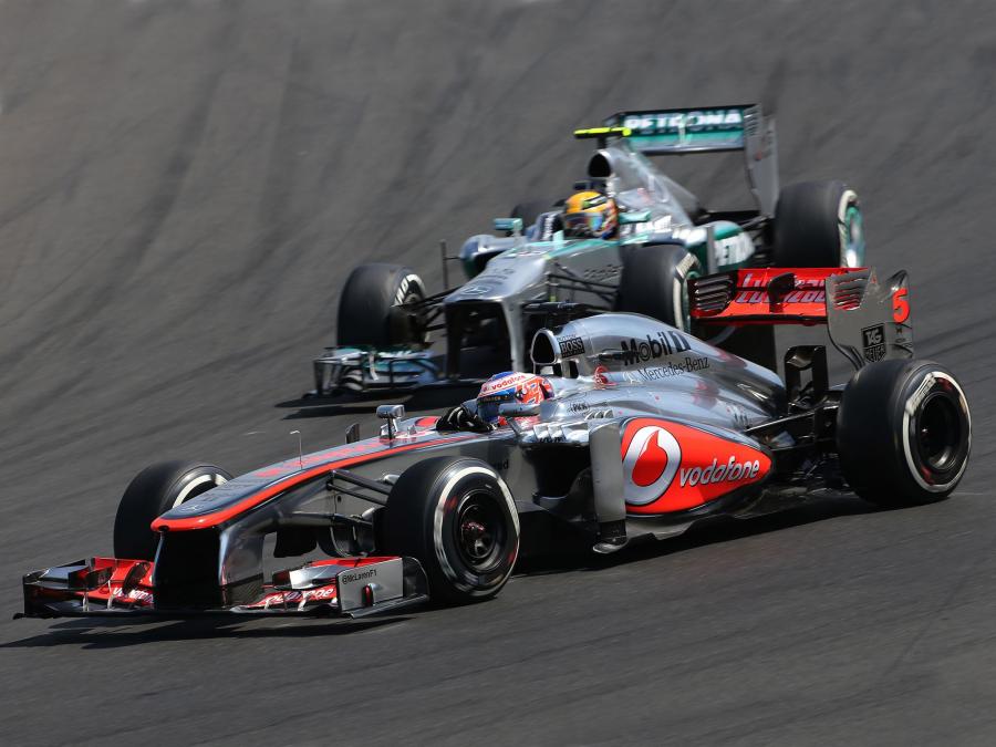  McLaren MP4-28 2013 года  (фото 3 из 9)